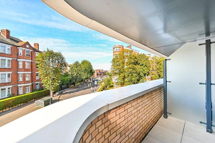 2 Bedroom Flat For Sale In Clifton Mansions, Willesden Green, NW2