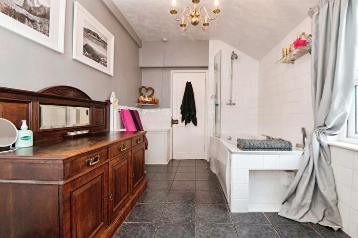 2 Bedroom Terraced House For Sale In Dutton Lane, Eastleigh, SO50
