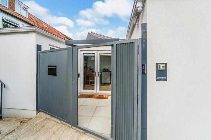 2 Bedroom Bungalow For Sale In Waterhouse Lane, Kingswood, Tadworth, KT20