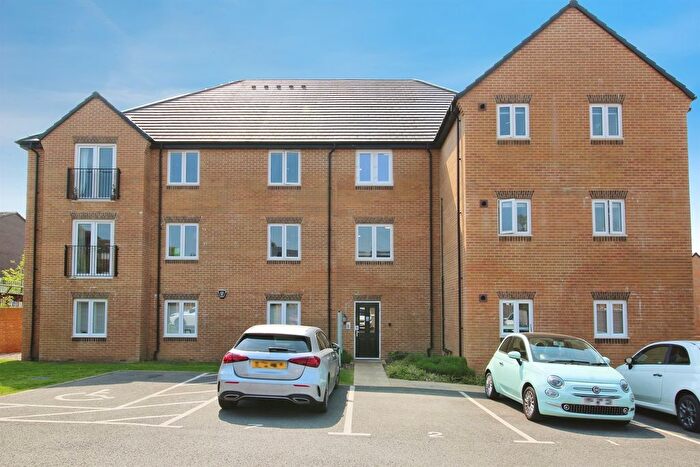 2 Bedroom Flat For Sale In Buckthorn Avenue, Leeds, LS7