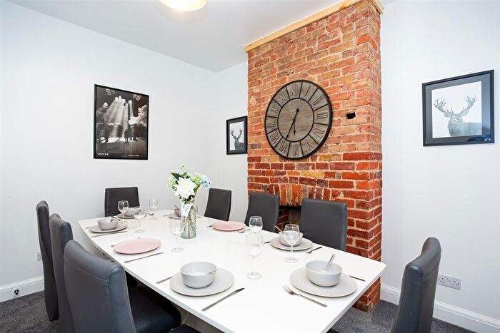 4 Bedroom Terraced House To Rent In Christchurch Road, Southend-On-Sea, SS2