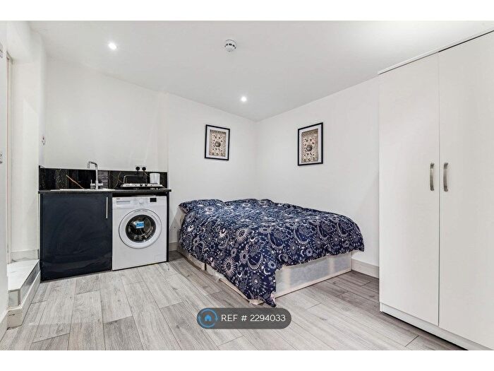 Studio To Rent In Upper Tooting Road, London, SW17