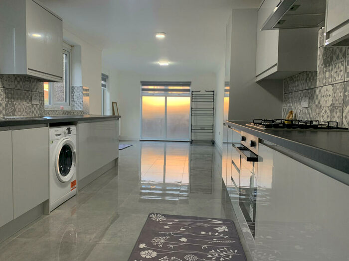 6 Bedroom Terraced House To Rent In Melville Road, Walthamstow, E17