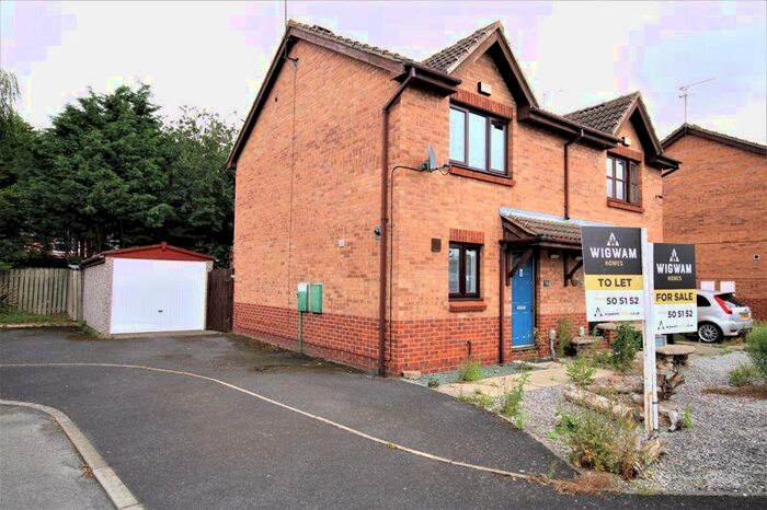 2 Bedroom Semi-Detached House To Rent In Rolston Close, Preston Road, Marfleet, HU9