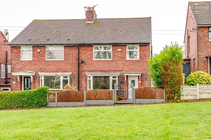 3 Bedroom Semi-Detached House For Sale In Makinson Avenue, Horwich, Bolton, BL6