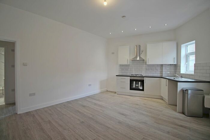 1 Bedroom Flat To Rent In Worple Road, Isleworth, TW7