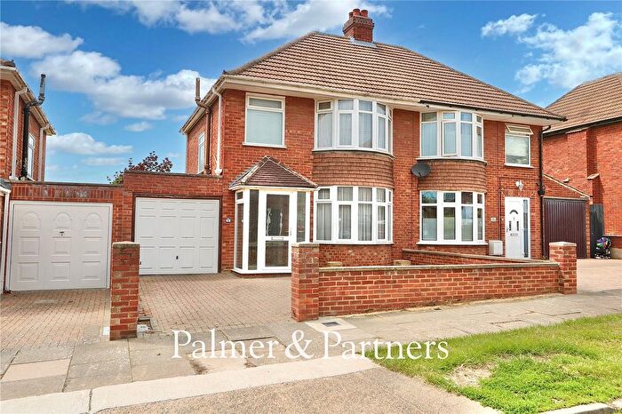 3 Bedroom Semi-Detached House For Sale In Rosecroft Road, Ipswich, Suffolk, IP1
