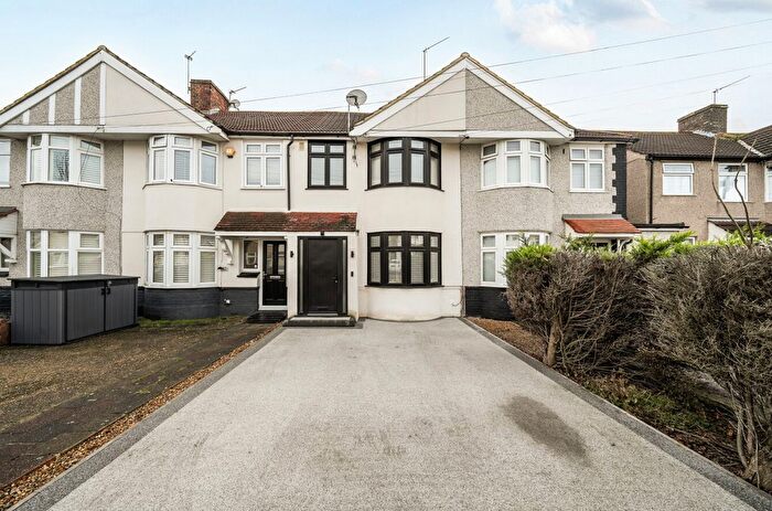 3 Bedroom Terraced House For Sale In Beverley Avenue, Sidcup, DA15