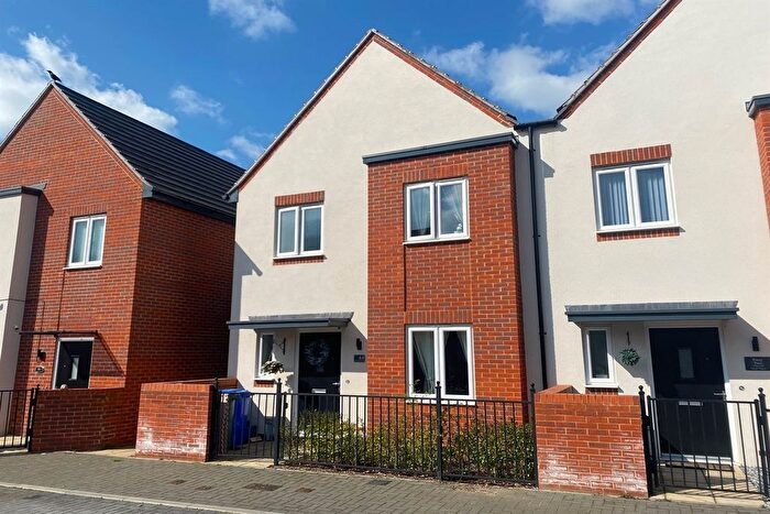 3 Bedroom Semi-Detached House To Rent In Canada Avenue, Farnborough, Surrey, GU14