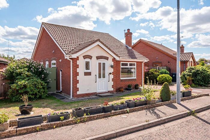 2 Bedroom Detached Bungalow For Sale In Collingwood Drive, Mundesley, NR11