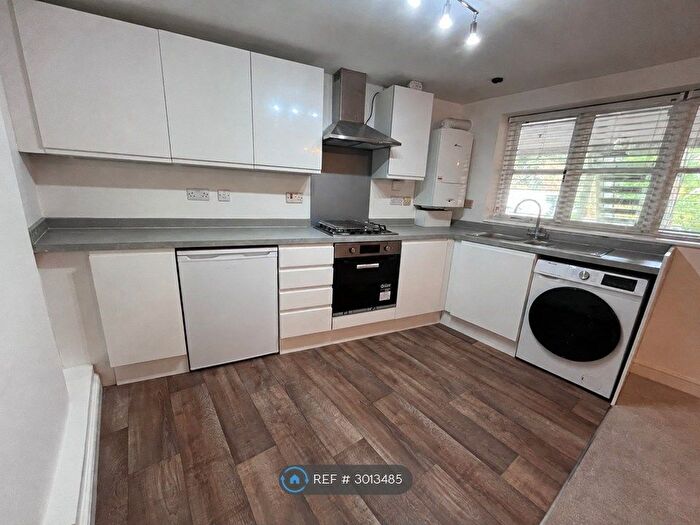 2 Bedroom Flat To Rent In Cheapside, Langport, TA10