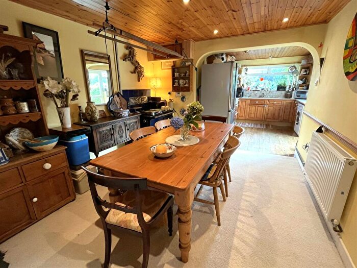 3 Bedroom Bungalow For Sale In Lankelly Lane, Fowey, PL23