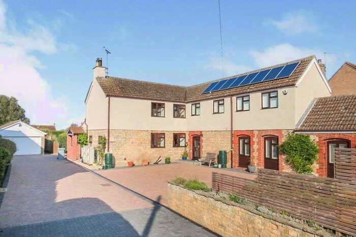 6 Bedroom Property For Sale In Manthorpe, PE10