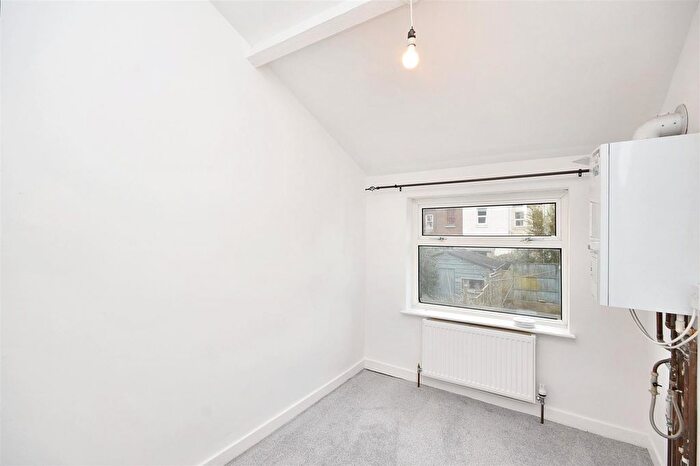 3 Bedroom Terraced House For Sale In Livingstone Street, Norwich, NR2