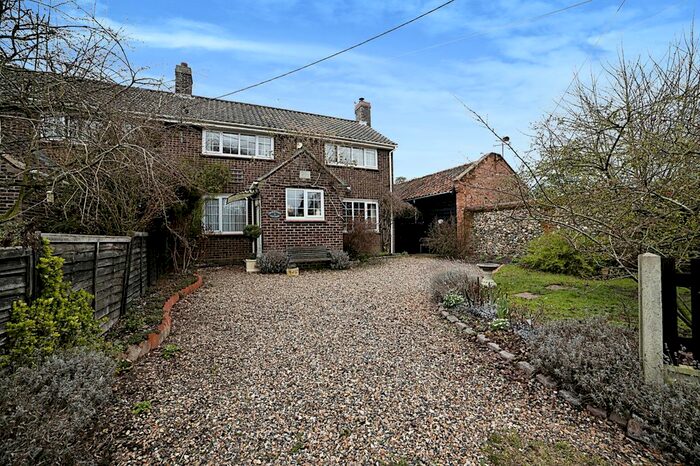 4 Bedroom Semi-Detached House For Sale In Cranworth, Thetford, Norfolk, IP25