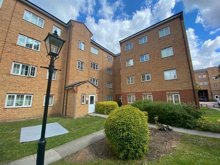 1 Bedroom Flat To Rent In Gidea Park, Romford, RM2
