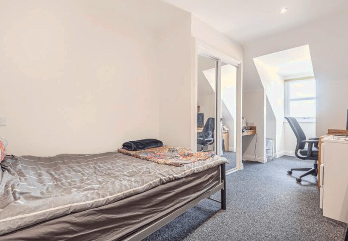 2 Bedroom Flat To Rent In Flat, Lord Tennyson House Rasen Lane, Lincoln, LN1