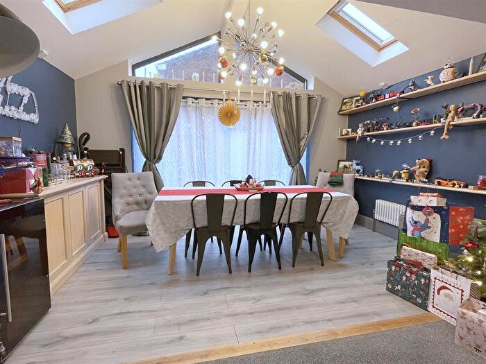 3 Bedroom Terraced House For Sale In Turbill Gardens, Plymouth, PL7