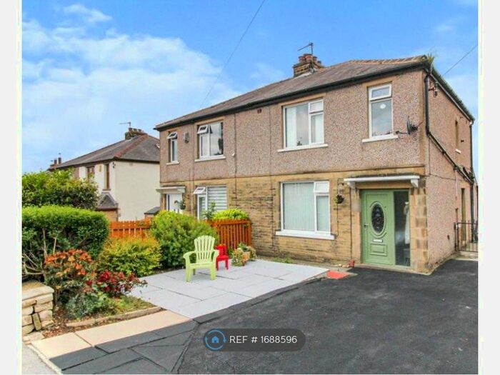 4 Bedroom Semi-Detached House To Rent In High House Avenue, Bradford, BD2