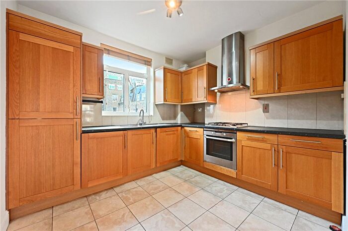 2 Bedroom Flat To Rent In Westbourne Park Road, Bayswater, London, W2