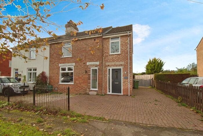 4 Bedroom Semi-Detached House For Sale In Lincoln Road, Northborough, PE6