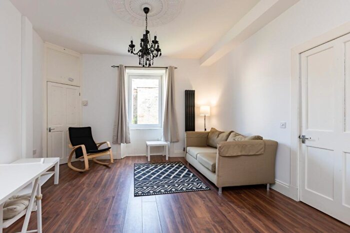 1 Bedroom Flat To Rent In West Crosscauseway, Newington, Edinburgh, EH8