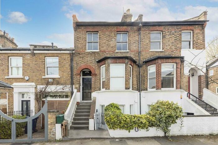 2 Bedroom Flat To Rent In Saville Road, London, W4