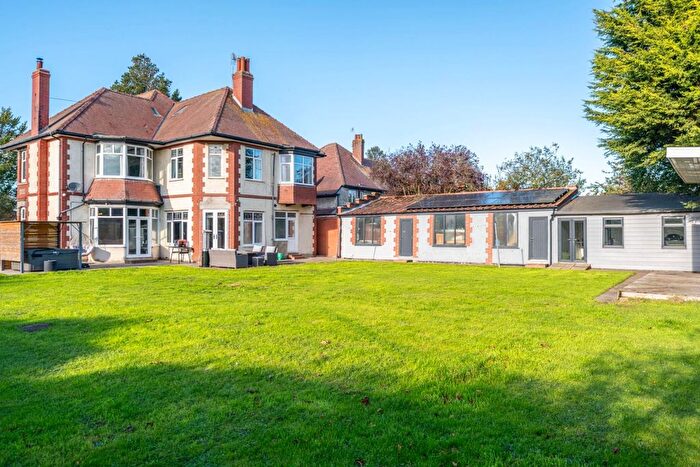 6 Bedroom Detached House For Sale In Kingsgate, Bridlington, YO15
