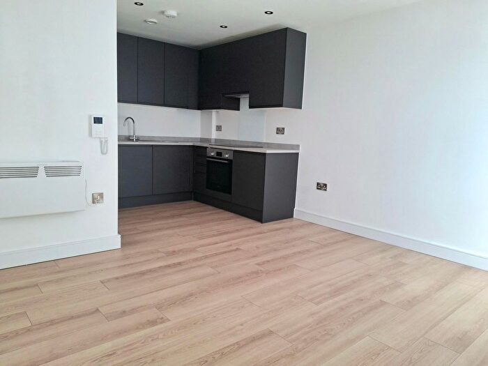 1 Bedroom Flat To Rent In Carrs Road, Cheadle, SK8