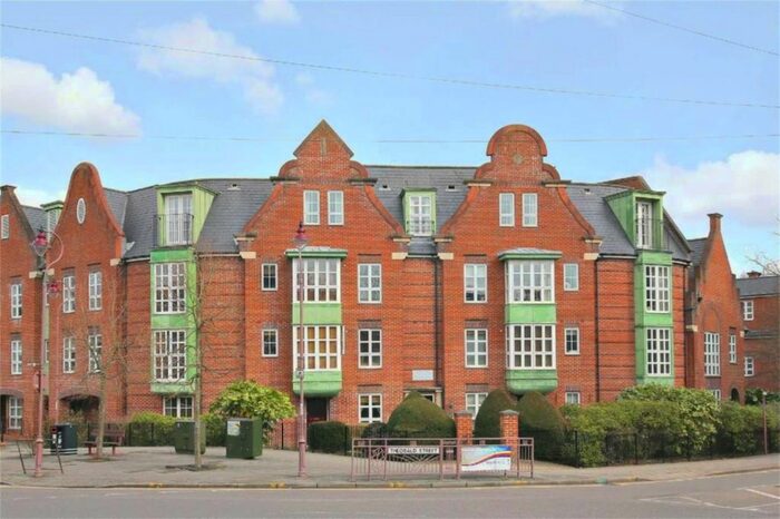 2 Bedroom Flat To Rent In Watling Mansions, Radlett, WD7