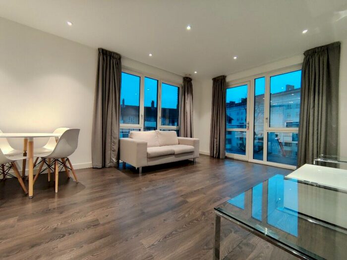 1 Bedroom Flat To Rent In Devan Grove, London, N4