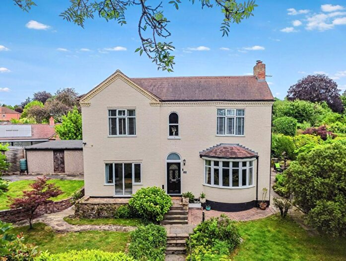 4 Bedroom Detached House For Sale In Waterhouse Lane, Gedling, Nottingham, NG4