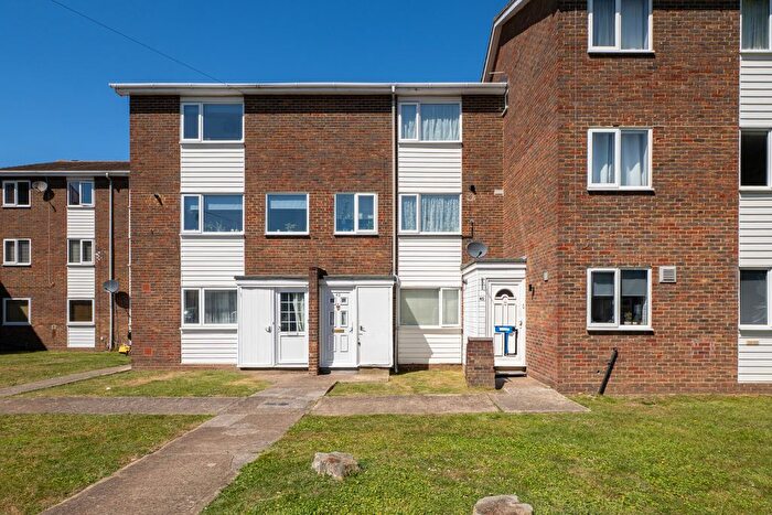 2 Bedroom Maisonette For Sale In Abbotts Road, Cheam, Sutton, SM3