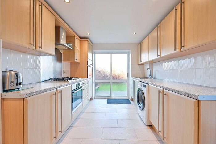 5 Bedroom Terraced House For Sale In Kneller Road, Brockley, London, SE4