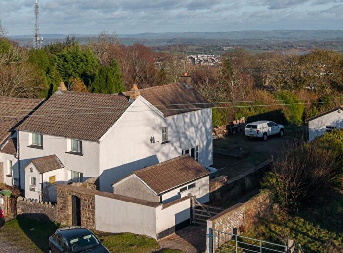 3 Bedroom Link Detached House For Sale In Penyrheol, Pontypool, NP4