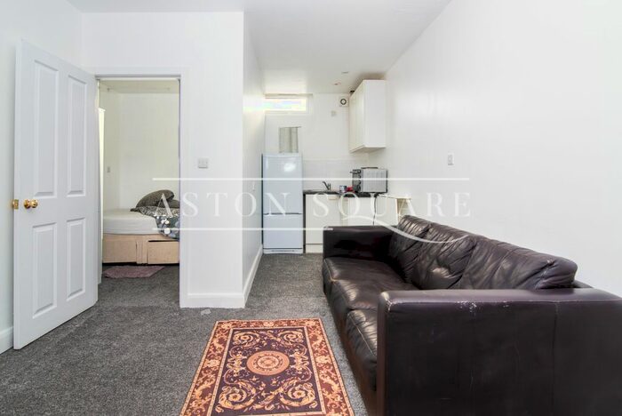 1 Bedroom Flat To Rent In The Burroughs, London NW4