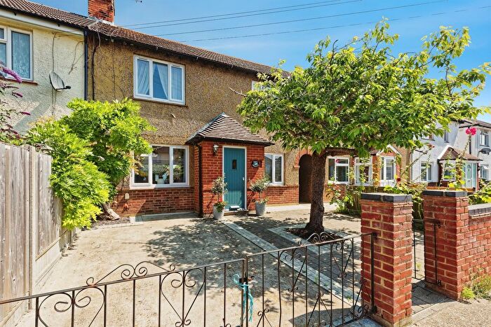 3 Bedroom Terraced House For Sale In Broomfield Road, Faversham, ME13