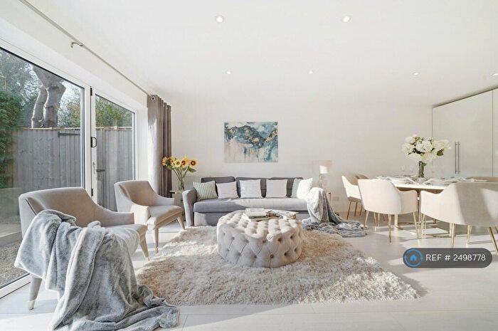 3 Bedroom Flat To Rent In Christchurch Avenue, London, NW6