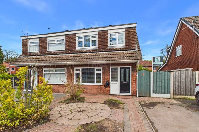 3 Bedroom Semi Detached House For Sale In Lindsworth Close, Great Sankey, WA5