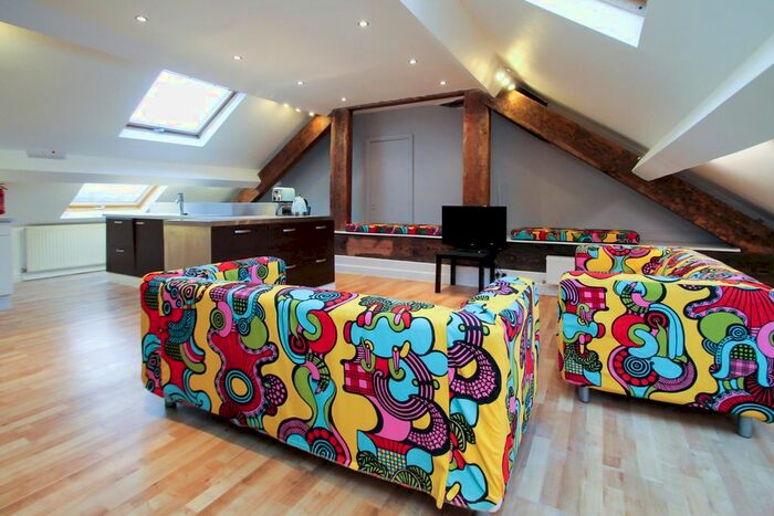 9 Bedroom Terraced House To Rent In Delph Lane, Leeds, LS6