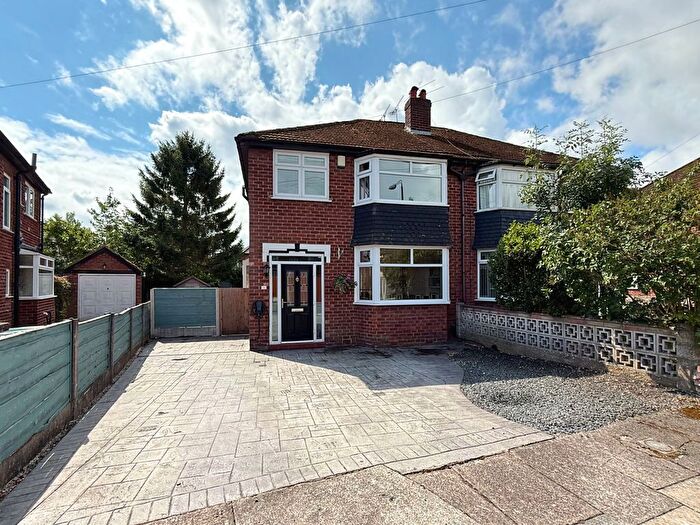 3 Bedroom Semi-Detached House For Sale In Rothesay Crescent, Sale, M33