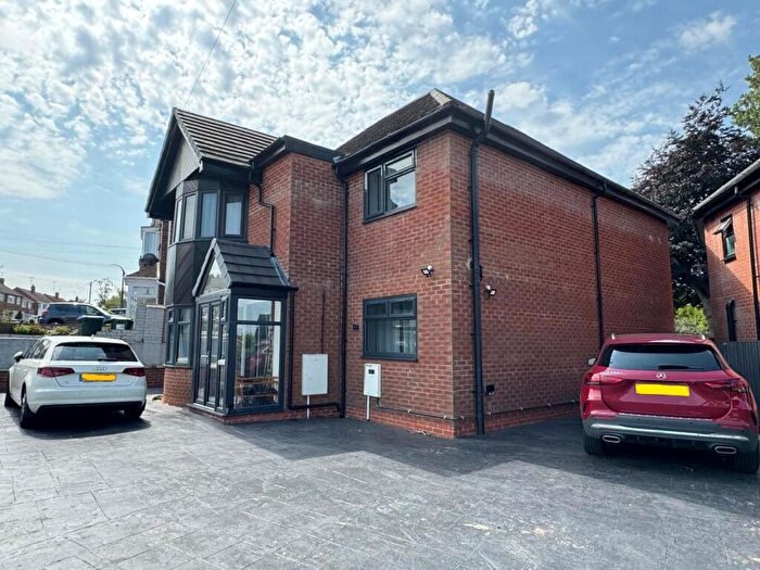 5 Bedroom Detached House For Sale In Hamstead Road, Great Barr, Birmingham, B43