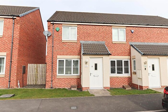 2 Bedroom End Of Terrace House For Sale In Havannah Drive, Wideopen, Newcastle Upon Tyne, NE13