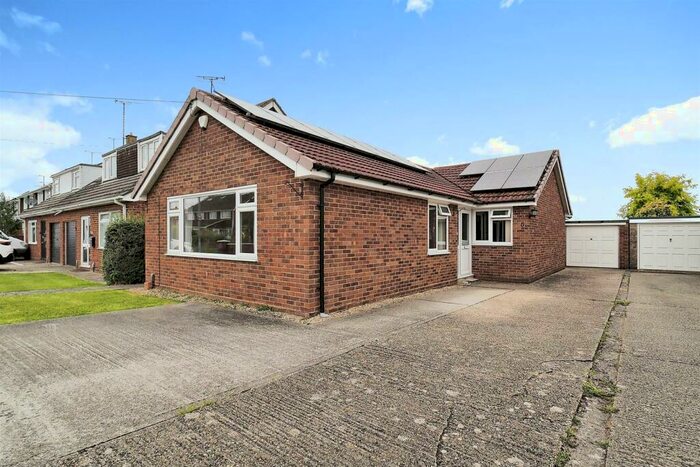 3 Bedroom Detached Bungalow For Sale In Downland Way, Durrington, Salisbury, SP4