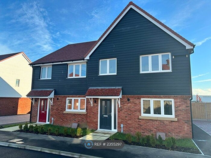 3 Bedroom Terraced House To Rent In Maude Close, New Romney, TN28
