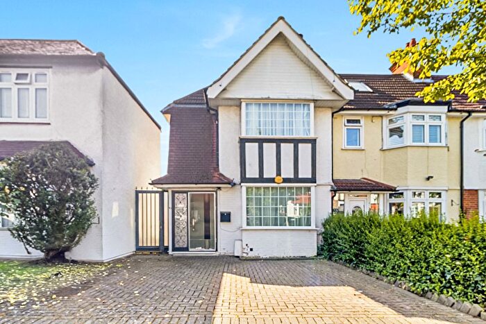 3 Bedroom End Of Terrace House For Sale In Risingholme Road, Wealdstone, Harrow, HA3