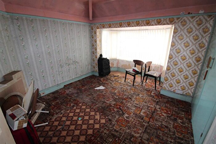 2 Bedroom End Of Terrace House For Sale In Whalley Lane, Blackpool, Lancashire, FY4