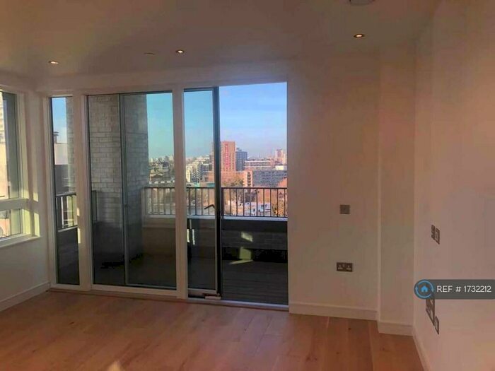 2 Bedroom Flat To Rent In Duval House, London, SW11