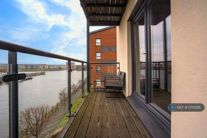 2 Bedroom Flat To Rent In Cardon Square, Renfrew, PA4