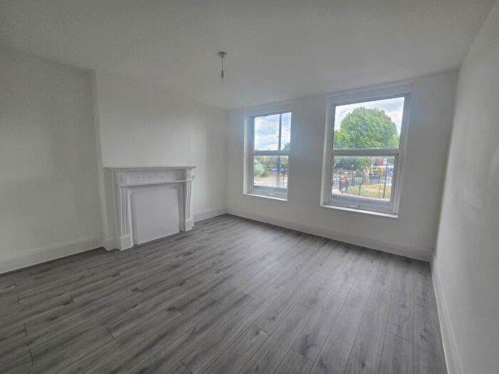 2 Bedroom Flat To Rent In Catford Broadway, London, SE6